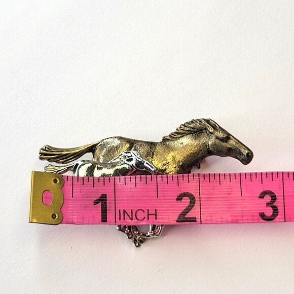 Race Horses Brooch Pin in Silver and Gold Tone - Picture 6 of 9